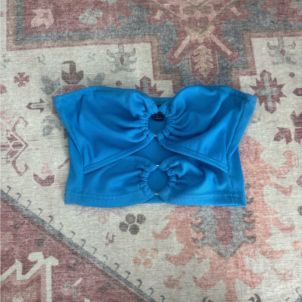 Blue going out top